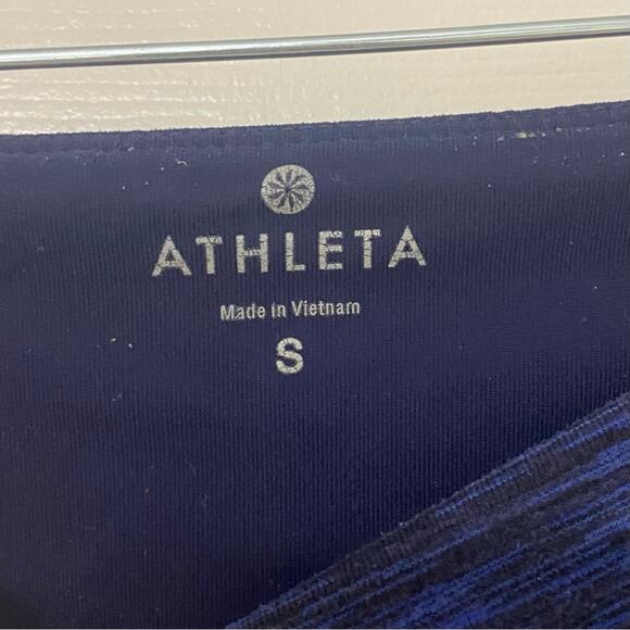 ATHLETA • Two-Tone Blue Cropped Workout Leggings - Picture 4 of 5